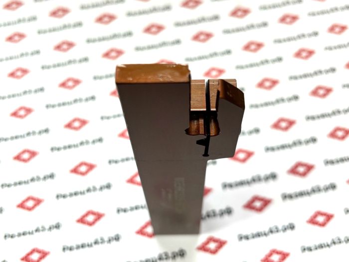 Резец отрезной канавочный MGEHR2525-8T28H